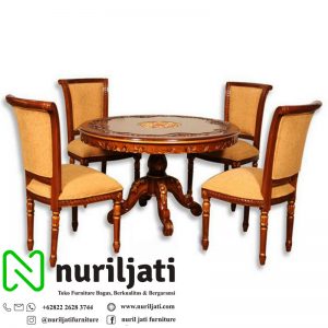 Meja Makan Salina Ukir Jati Bundar