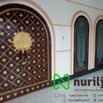 Pintu Masjid Nabawi Jati Ornamen Kuningan