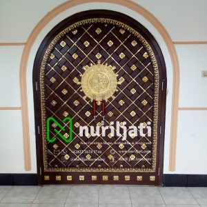 Pintu Masjid Nabawi Jati Ornamen Kuningan