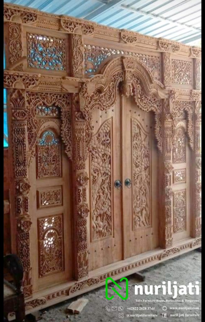 Model Pintu Rumah Ukir Gebyok Terbaru 02