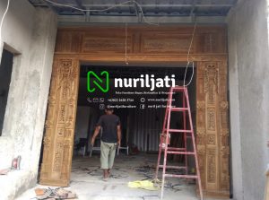 Pintu Garasi Rumah Ukir Jati Jepara
