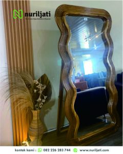 Standing Cermin Dinding Hias Motif Salur
