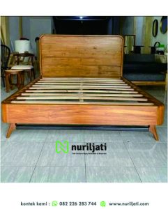 Tempat Tidur Kayu Jati 004