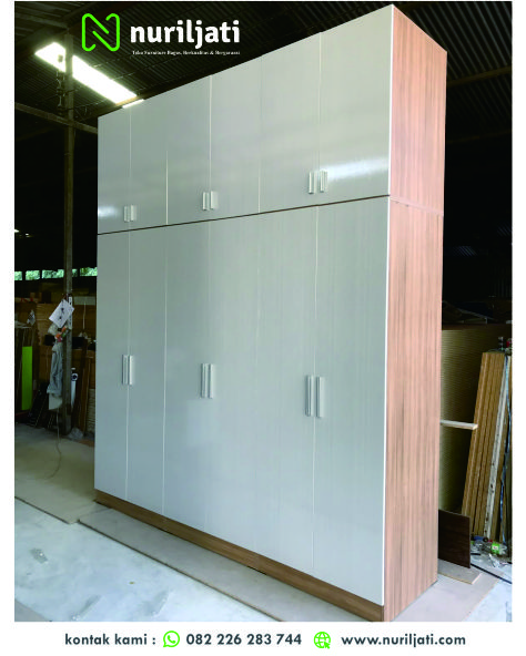 Lemari Pakaian Kayu Solid Putih Mewah