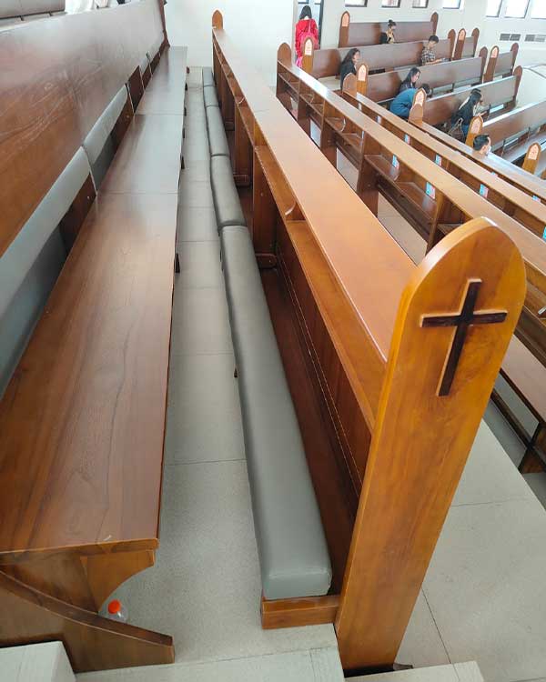 Pelanggan-Nuril-Jati-Jepara-dari-Gereja-St-Kristoforus-Grogol-Petamburan-Jakarta-Barat-1